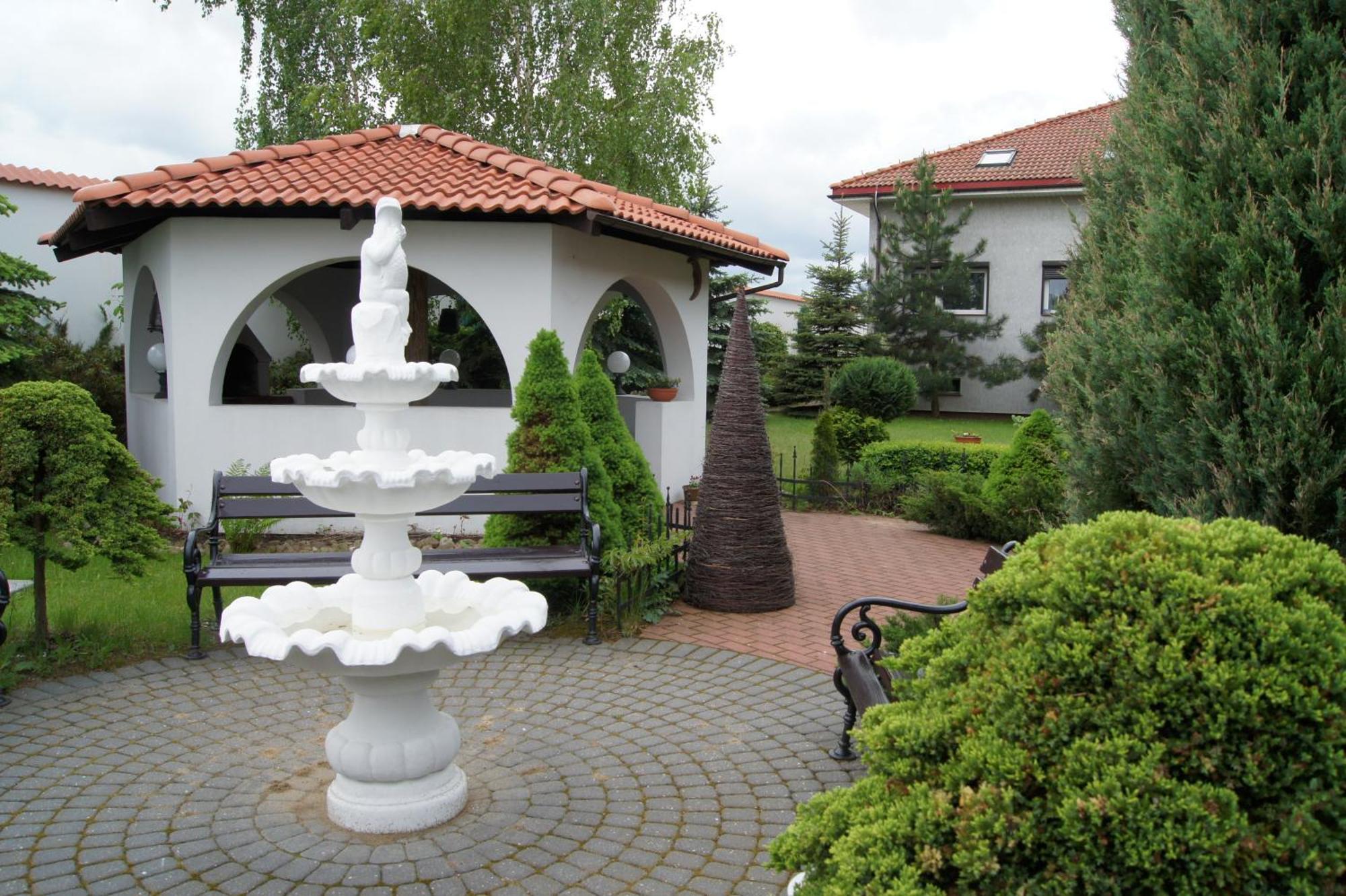Motel 2000 Stęszew Buitenkant foto