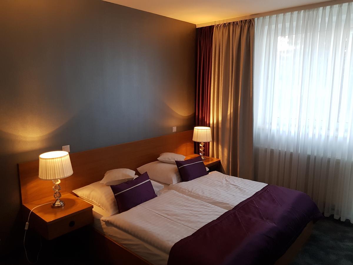 Motel 2000 Stęszew Buitenkant foto