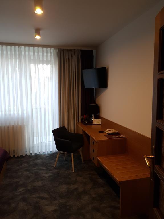 Motel 2000 Stęszew Buitenkant foto